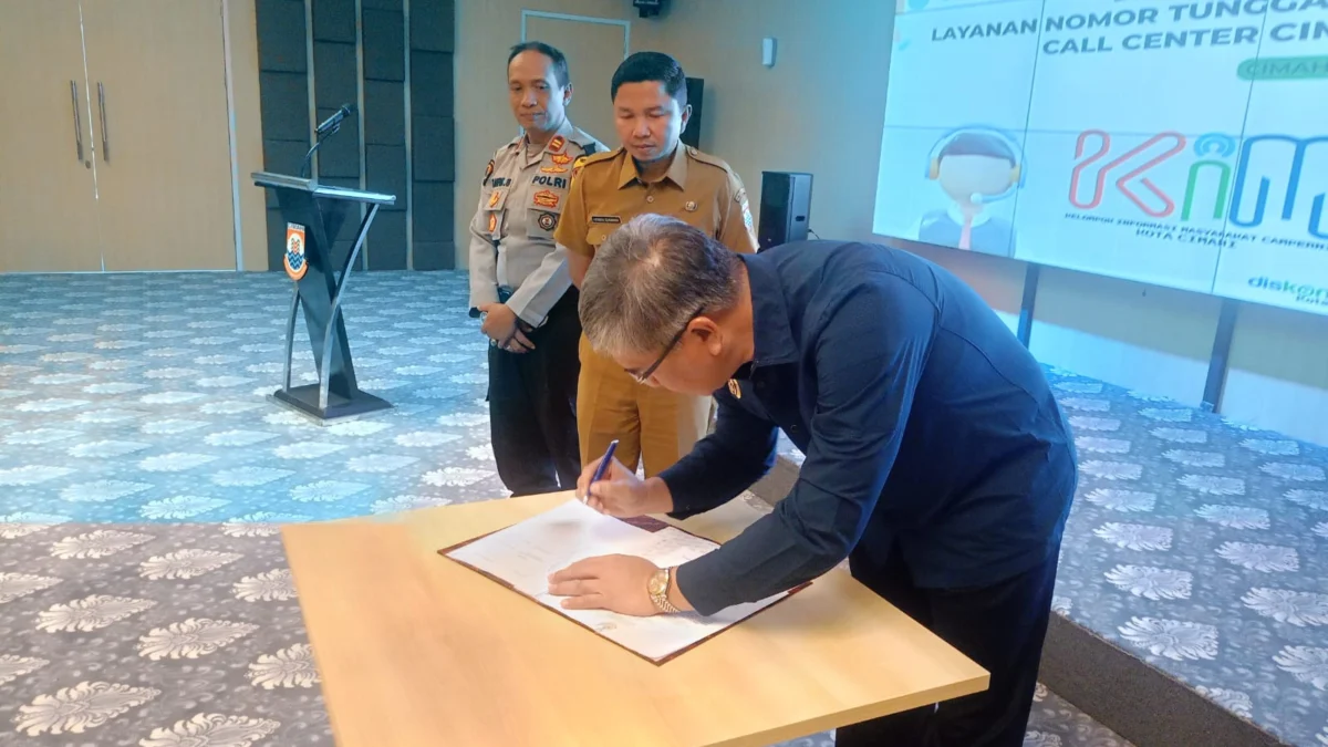 Tingkatkan Kualitas Pelayanan Publik, Layanan Darurat Call Center 112 Diluncurkan Doc. Pj Wali Kota Cimahi, Dicky Saromi saat Penandatanganan Komitmen Peluncuran Call Center 112 Cimahi (Mong)