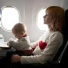 Geger! Ibu Pakai Lakban untuk Tempel Bayi di Pesawat
