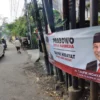 Spanduk bergambar Ketua DPD Gerindra Jabar Taufik Hidayat di Jalan Soekarno Hatta.(son)