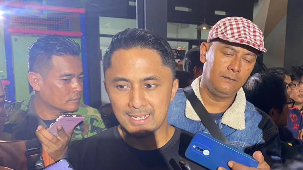 Calon Bupati Bandung Barat, Hengky Kurniawan saat ditemui di Padalarang, KBB. Minggu (23/6). Foto Jabar Ekspres/wit