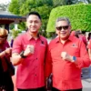Hengky Kurniawan bersama Sekjen DPP PDIP Hasto Kristiyanto saat mendampingi Ketum PDIP Megawati ziarah kubur di makam Bung Karno Kota Blitar. Sabtu (21/6). Dok instagram (hengkykurniawan)