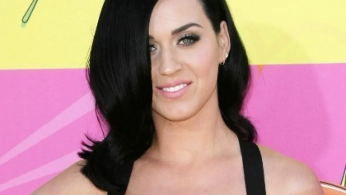 Katy Perry Kolaborasi Lagi dengan Dr. Luke untuk Album KP6, Penggemar Terbelah