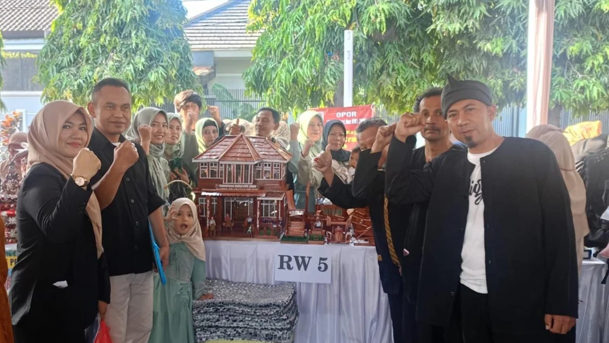 Doc. Kreativitas Warga 05 Kelurahan Melong dalam Memanfaatkan Limbah Bambu Menjadi Miniatur Hiasan Unik Bernilai Ekonomis (Istimewa)
