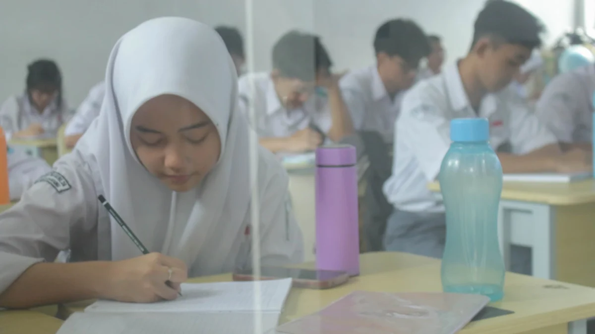 Ilustrasi: Kegiatan Belajar Mengajar (KBM) para siswa SMA 26 Kota Bandung. (Pandu Muslim/Jabar Ekspres)