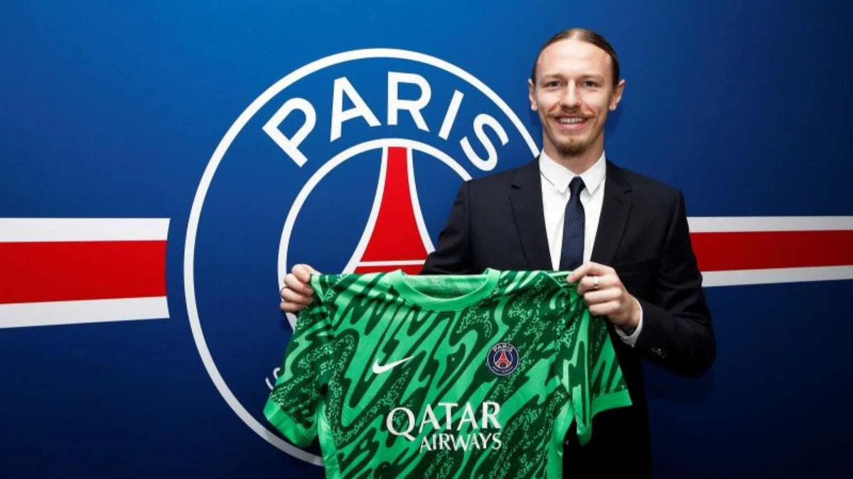 Matvey Safonov Resmi Jadi Kiper PSG 