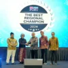 Akselerasi Ekonomi Daerah, bank bjb Raih 2 Penghargaan dalam Ajang Best Regional Champion 2024