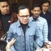 Dok. Mantan Wali Kota Bogor, Bima Arya (tengah) usai berdiskusi dengan Mahasiswa UPI. Senin (29/7). Foto. Sandi Nugraha.