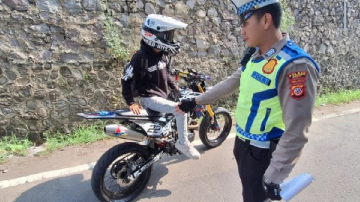 Segini Denda Jika Melanggar saat Operasi Patuh Lodaya 2024 Operasi Patuh Lodaya yang digelar di Garut. ( Tribratanews.jabar)