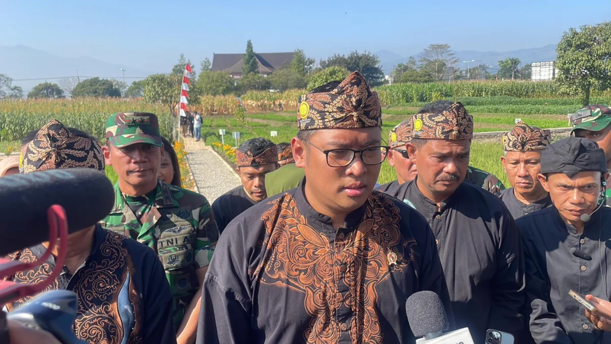 Wakil Menteri Pertanian, Sudaryono saat memberikan keterangan di Soreang, Sabtu (27/7/2024). Foto Agi Jabar Ekspres