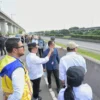 Sekda Provinsi Jabar Herman Suryatman saat melakukan cek lapangan bersama Kementerian PUPR, Kemenko Marves, Pemkot Bandung, dan stakeholders.