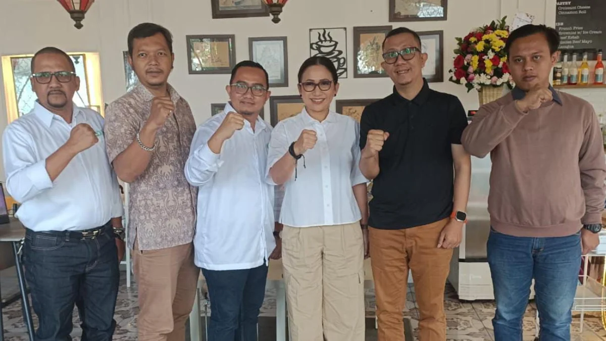 Langkah Rena Da Frina Maju Pilwalkot Bogor Didukung Pengusaha Nahdiyin Bacawalkot Bogor, Rena Da Frina bersama jajaran DPC HPN Kota Bogor. (Yudha Prananda / Jabar Ekspres)