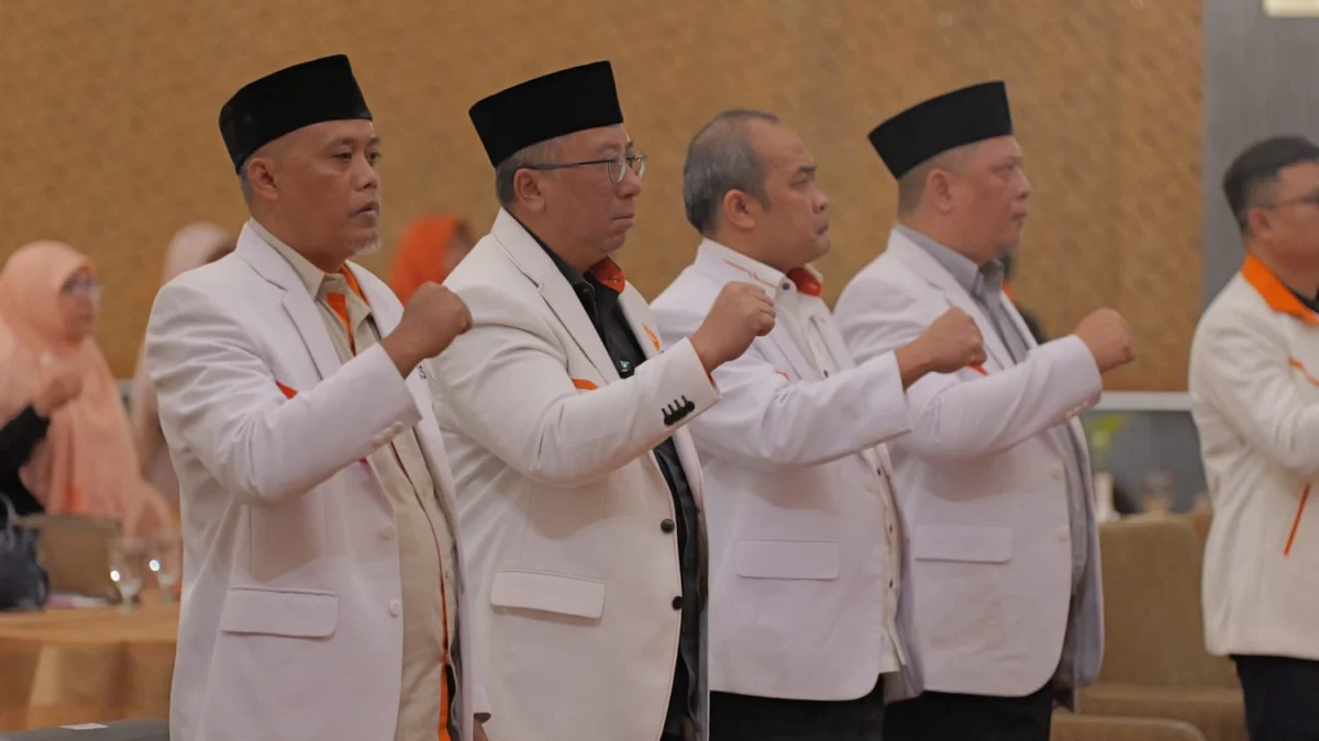 Doc. Ketua DPD PKS Kota Cimahi, Wahyu Widyatmoko (kiri), Ketua DPW PKS Jawa Barat, Haru Suandharu (kanan). (Ist)
