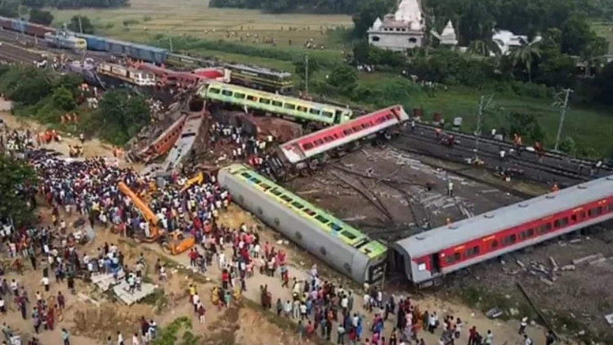 Kereta Tergelincir di India, 4 Orang Meninggal Dunia Kereta Tergelincir di India, 4 Orang Meninggal Dunia