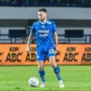 Jalan Terjal Persib Belum Usai, Klok Minta Semua Pemain Kerja Keras Sampai Akhir Musim Gelandang Persib Bandung, Marc Anthony Klok (Dok. Persib Bandung)