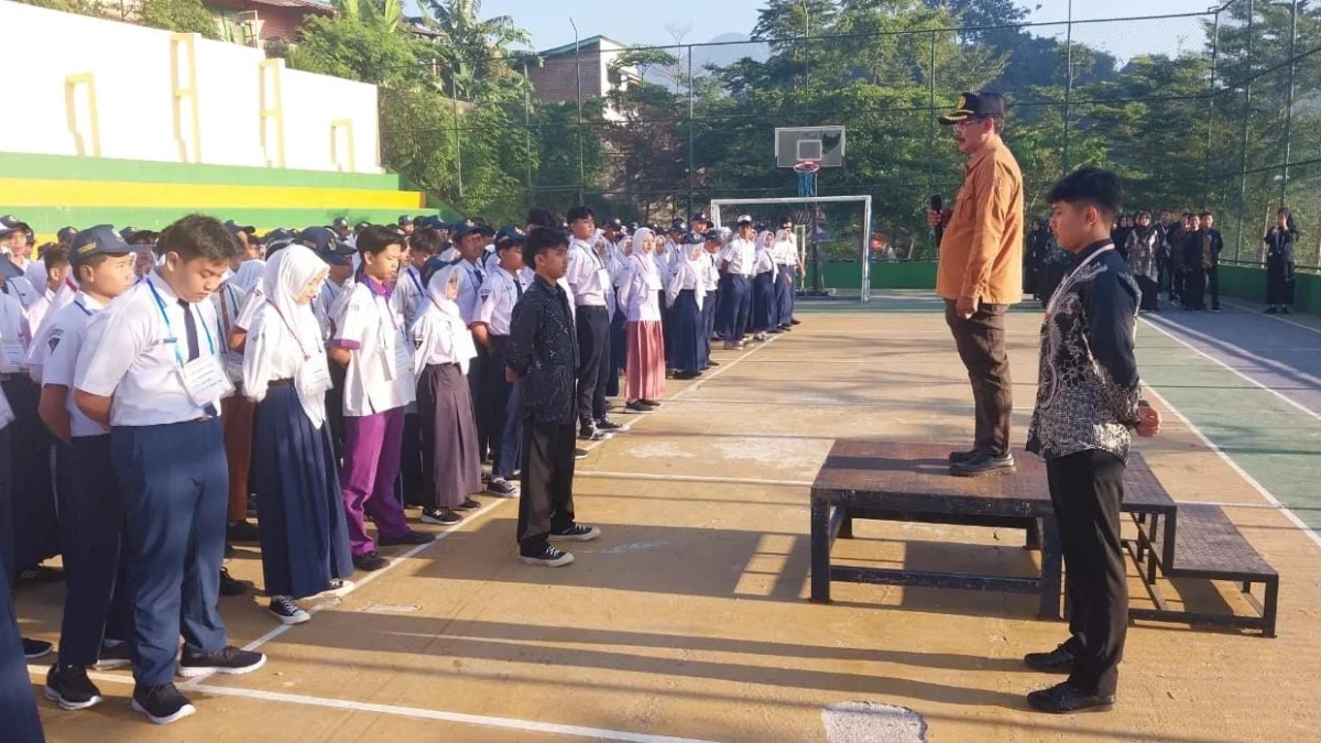 Ratusan peserta didik baru ikuti MPLS di SMA Negeri Jatinangor, Kabupaten Sumedang. (Yanuar/Jabar Ekspres)