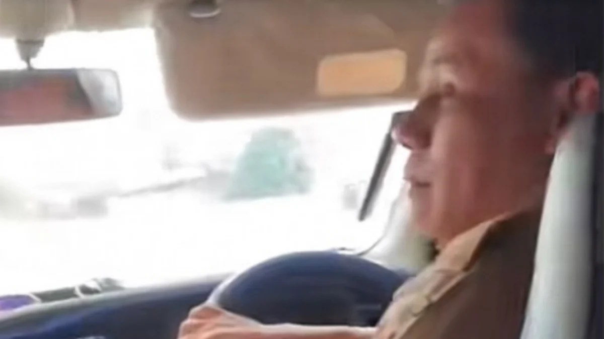 Viral Mobil PNS Beli Bensin Cuma Rp 10 Ribu, Etis atau Tidak?