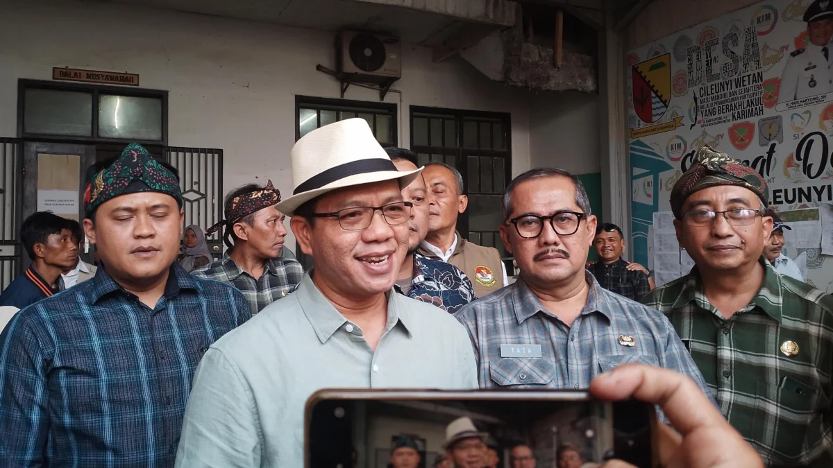 Stunting Masih Terjadi di Kabupaten Bandung, Dadang Sebut Ada Penurunan Bupati Bandung, Dadang Supriatna saat ditemui di Desa Cileunyiwetan, Kecamatan Cileunyi. (Yanuar/Jabar Ekspres)