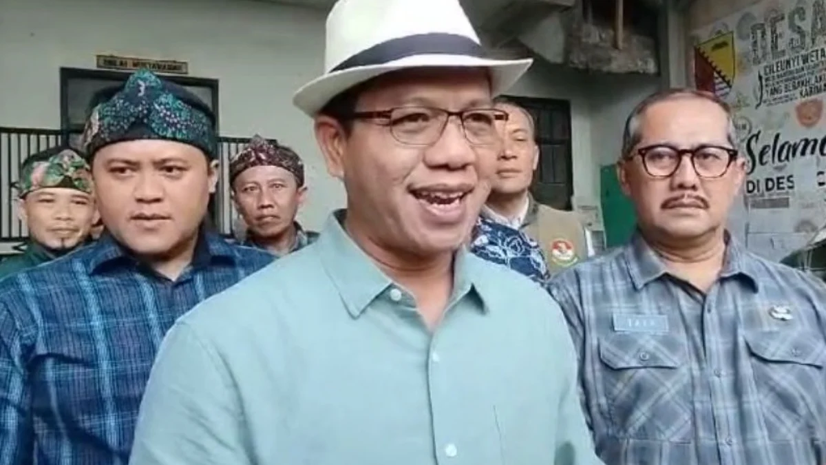 Dinamika Pilkada di Kabupaten Bandung saat ini sudah mulai memanas. Beberapa Prati Politik telah jalin koalisi untuk membentuk poros koalisi.