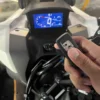 Berikut Cara Tepat Mengganti Baterai Smart Key