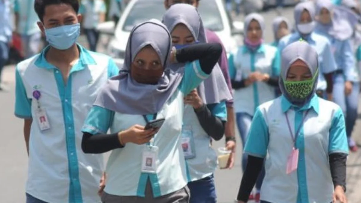 Gelombang PHK massal saat ini sedang terjadi yang menimpa pabrik tekstil yang ada di Indonesia. Beberapa penyebabnya diungkap oleh KSPN.