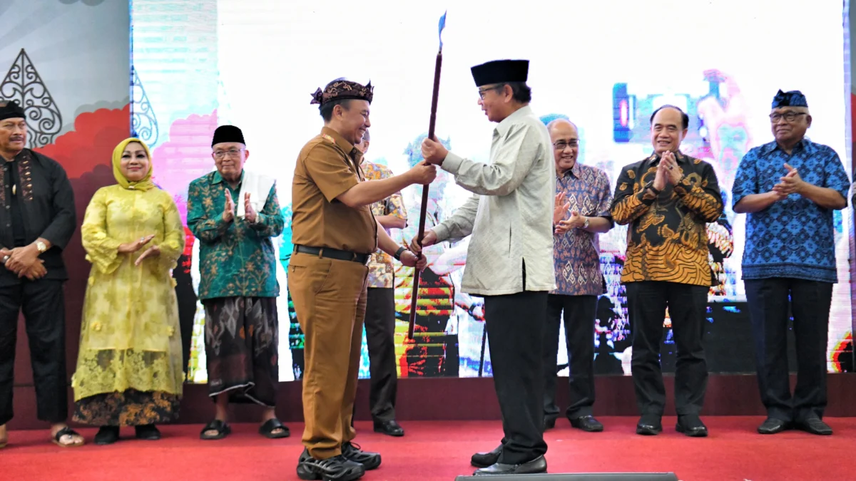 Sekda Herman Suryatman Ajak Majelis Musyawarah Sunda Kolaborasi untuk Kemajuan Jawa Barat Herman Suryatman menghadiri Istrenan (pelantikan) Majelis Musyawarah Sunda (MMS)