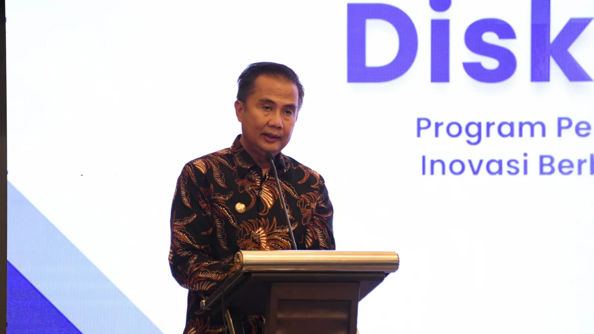 Bey Machmudin saat acara Business Matching dan Diskusi Publik Program Penguatan Ekosistem Kemitraan untuk Pengembangan Inovasi Berbasis Potensi Daerah Provinsi Jabar dan Banten/ Dok. Humas Jabar