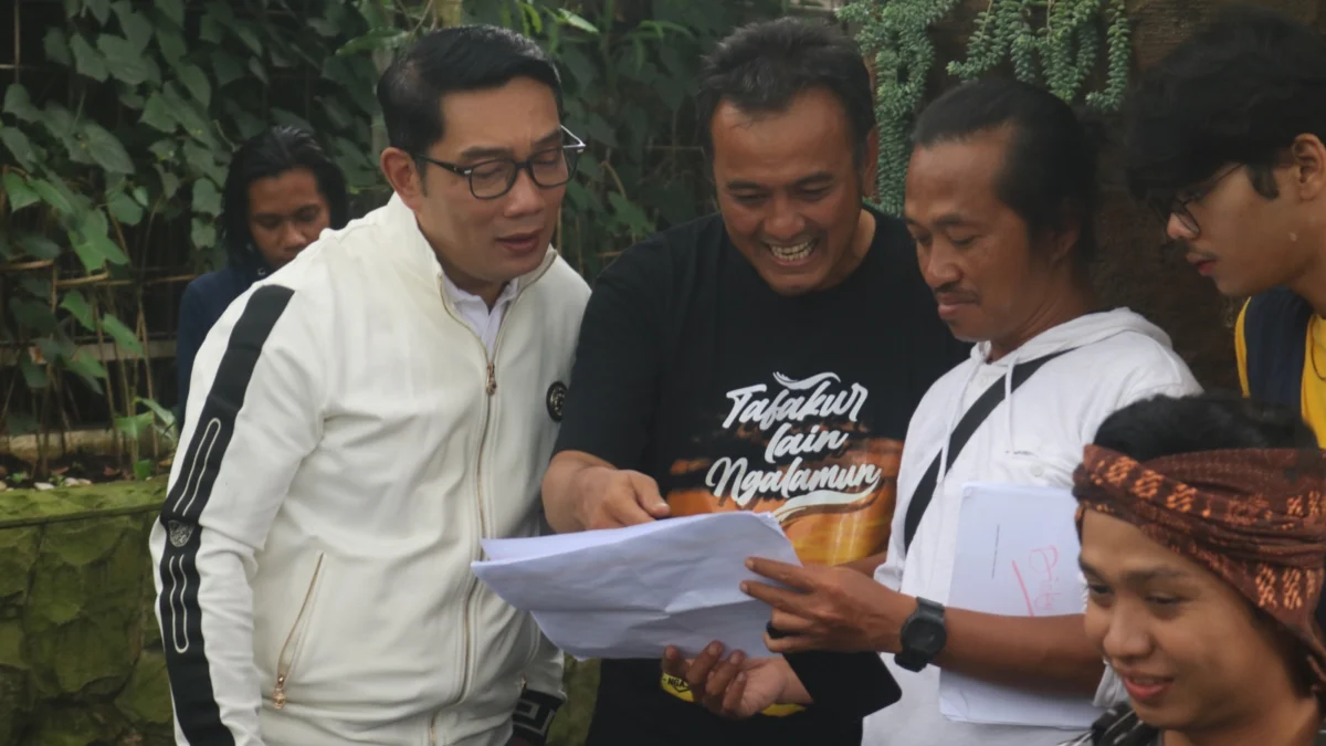 Penggalan Cerita Kabayan Milenial Episode 7: Kades Susah Ditemui, Diky Chandra Siap Nyalon Kades Penggalan Cerita Kabayan Milenial Episode 7: Kades Susah Ditemui, Diky Chandra Siap Nyalon Kades