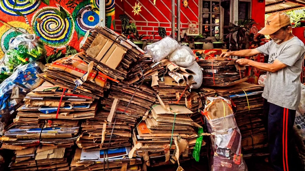 DLH Kota Bandung Klaim Produksi Sampah Terus Menurun, Begini Katanya! Produksi sampah di Kota Bandung diklaim oleh Dinas Lingkungan Hidup ( DLH) terus mengalami penurunan tiap tahunnya.