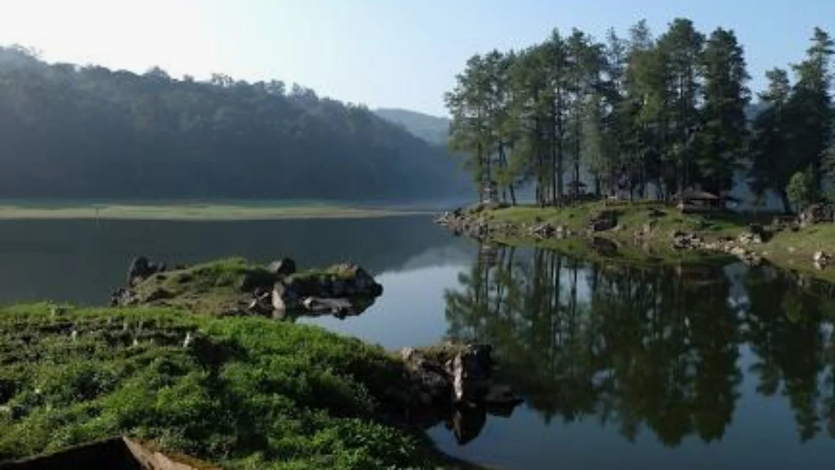 7 Tempat Wisata di Jawa Barat yang Instagramable dan Murah, Dijamin Indah Serta Terjangkau! 7 Tempat Wisata di Jawa Barat yang Instagramable dan Murah, Dijamin Indah Serta Terjangkau!