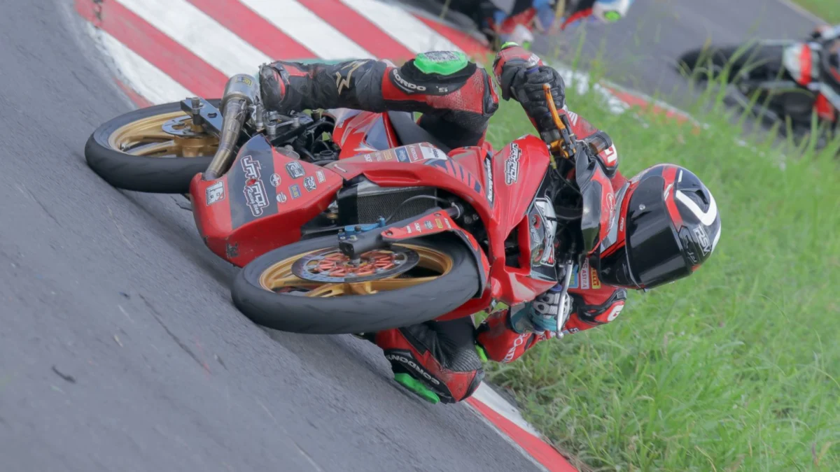 Tim Balap Honda Daya Jayadi Racing Team Amankan Poin Penting di Seri Kedua MotoPrix Tasikmalaya Tim Balap Honda Daya Jayadi Racing Team Amankan Poin Penting di Seri Kedua MotoPrix Tasikmalaya