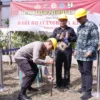 Pembuatan Sumur Bor yang diinisisasi Polres Banjar dan didukung salah satunya oleh Perumdam Tirta Anom di Desa Batulawang Kota Banjar belum lama ini. Program ini untuk mendukung pencegahan stunting dengan pemenuhan sumber air bersih. (Istimewa)