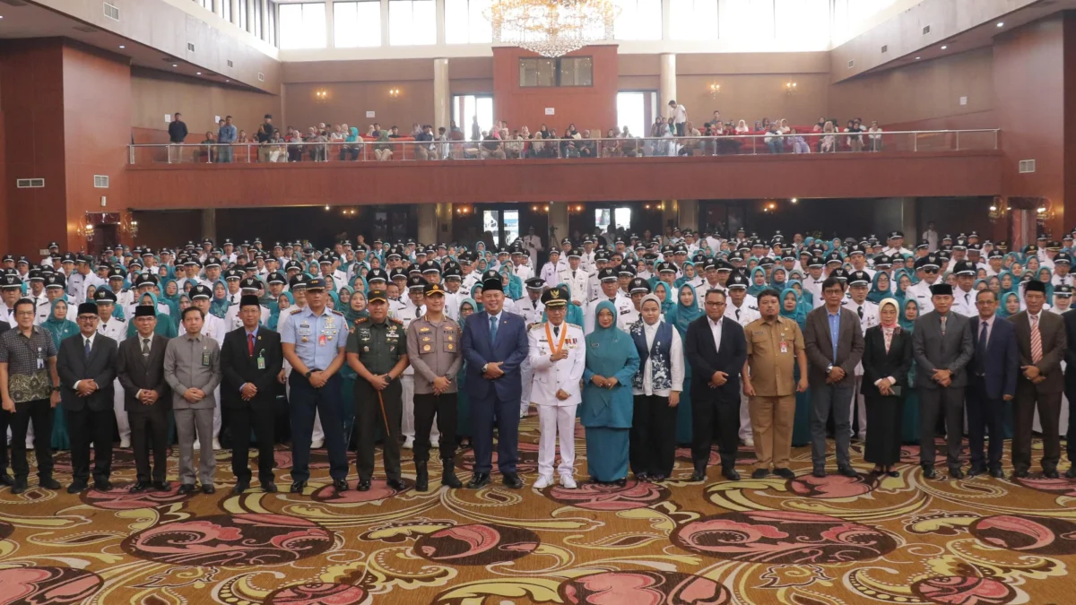Pengukuhan perpanjangan masa jabatan kepala desa yang diikuti oleh 270 Kades di wilayah Kabupaten Bandung, Provinsi Jawa Barat.