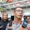 Kapolsek Metro Gambir Kompol Jamalinus Nababan di Kawasan Monas, Jakarta, Senin (8/7). Foto/ANTARA.