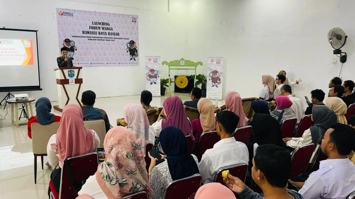 Bawaslu Banjar Luncurkan Forum Warga, Sebut Masyarakat Miliki Peran Penting di Pilkada 2024 Bawaslu Kota Banjar meluncurkan program Forum Warga untuk meningkatkan pengawasan pada Pilkada serentak tahun 2024, Rabu 10 Juli 2024. (Cecep Herdi/Jabar Ekspres)