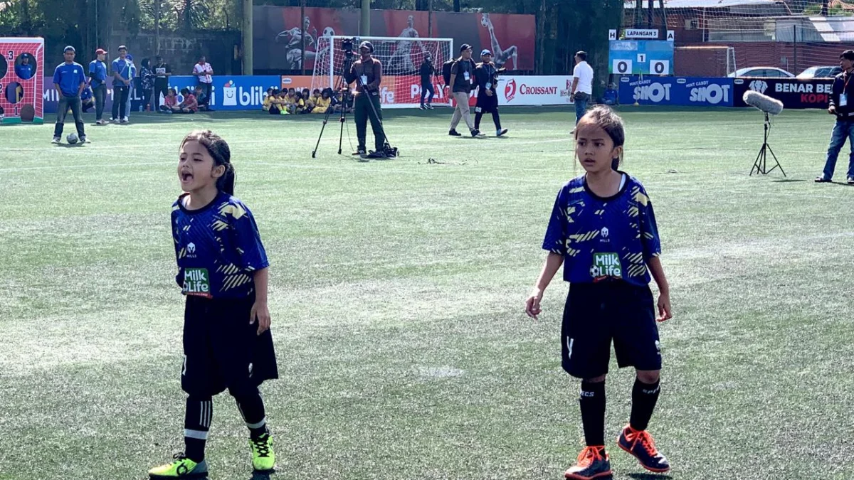 Komitmen PSSI Kota Bandung dalam Melahirkan Atlet Pesepakbola Putri Potensial Foto ilustrasi Sepak Bola Putri di Kota Bandung (Sadam Husen/JE)