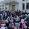 Massa aksi Aliansi Bela Palestina Boikot Israel (Ababil) menggelar aksi longmarch dan unjuk rasa di sejumlah titik Kota Bandung