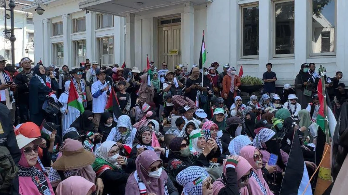Ababil Serukan Boikot Massa Aksi di Sepanjang Jalan Merdeka Massa aksi Aliansi Bela Palestina Boikot Israel (Ababil) menggelar aksi longmarch dan unjuk rasa di sejumlah titik Kota Bandung
