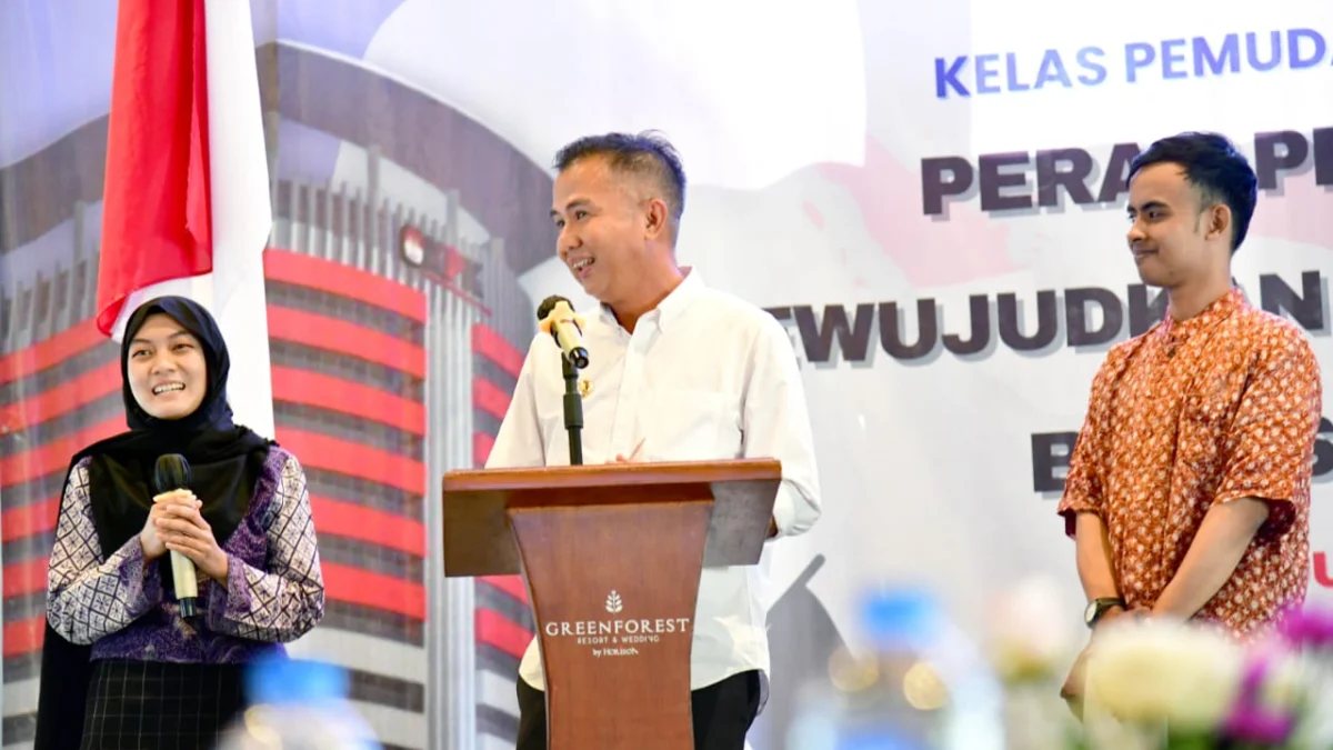 Bey Machmudin Ajak Pemuda dan LSM Jadi Pelopor Antikorupsi Bey Machmudin Ajak Pemuda dan LSM Jadi Pelopor Antikorupsi