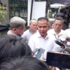 Dik. Pj Gubernur Jabar, Bey Machmudin saat beberkan temuan 51 CPD di Depok yang melakukan pencucian rapor saat pendaftaran PPDB 2024. Rabu (17/6). Foto. Sandi Nugraha