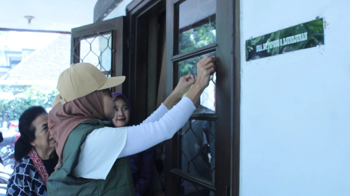 Ilustrasi pantarlih saat mencoklit di Kota Bandung.