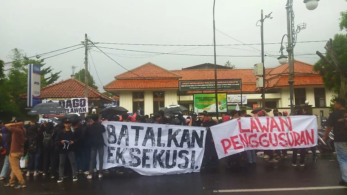 Ist. Forum Dago Melawan saat suarakan penolakan sengketa lahan Dago Elos. Dok. Jabar Ekspres.