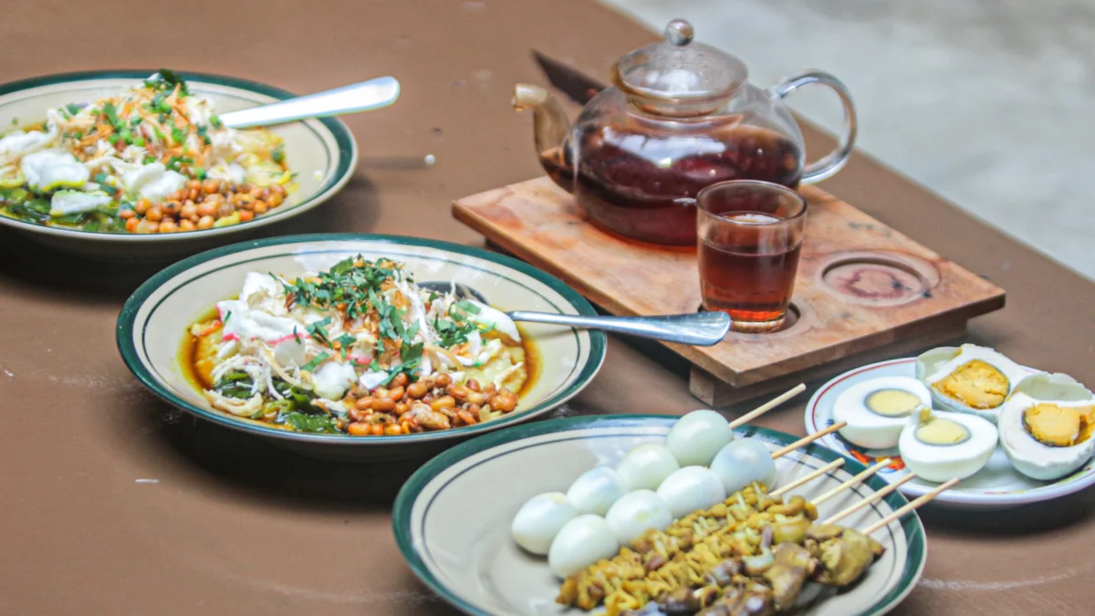 Emang Bisa Saarapan Bubur di Cafe? Yuk Simak Infonya Disini! Sarapan bubur di cafe? simak infonya disini!