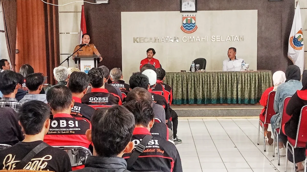 Doc. Dinas Tenaga Kerja (Disnaker) Kota Cimahi menggelar konsolidasi Serikat Pekerja/Serikat Buruh dengan perwakilan buruh Gabungan Organisasi Buruh seluruh Indonesia (Gobsi) di aula Kecamatan Cimahi Selatan. (Ist)