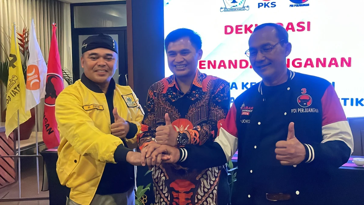 Koalisi Alus Pisan yang terdiri dari Partai Golkar, PKS dan PDI Perjuangan saat penandatanganan deklrasi pada Pilkada 2024. Foto Agi Jabar Ekspres