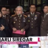 Kapuspenkum Kejagung RI, Harli Siregar saat konferensi pers kasus korupsi timah di Kejari Jakarta Selatan, Senin (22/7/2024). (Instagram / Kejaksaan RI)