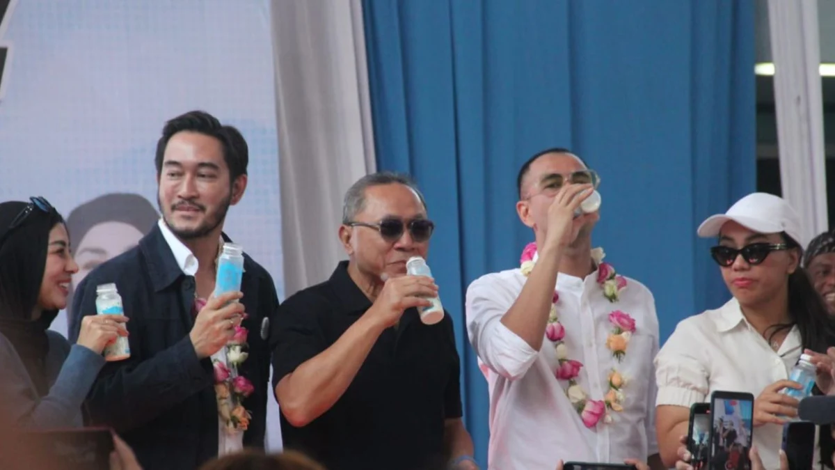 Ketum PAN Zulkifli Hasan, Jeje, dan Raffi Ahmad saat wara-wiri di Bandung Barat. Sabtu (20/7). Dok istimewa