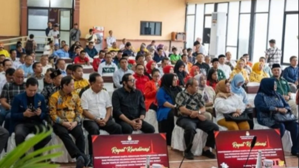 Sejumlah Caleg DPRD Jabar saat rakor tentang LHKPN di KPU Jabar beberapa hari lalu. (ist)