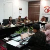 Biro BIA Jabar saat konsultasi ke OJK terkait merger BPR.(ist)