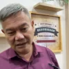 H Akhmad Dimyati saat diwawancara belum lama ini. Ia optimis akan maju dalam Pilkada Banjar tahun 2024 dari jalur perseorangan bersama Alam Mbah Dukun. (Cecep Herdi/Jabar Ekspres)