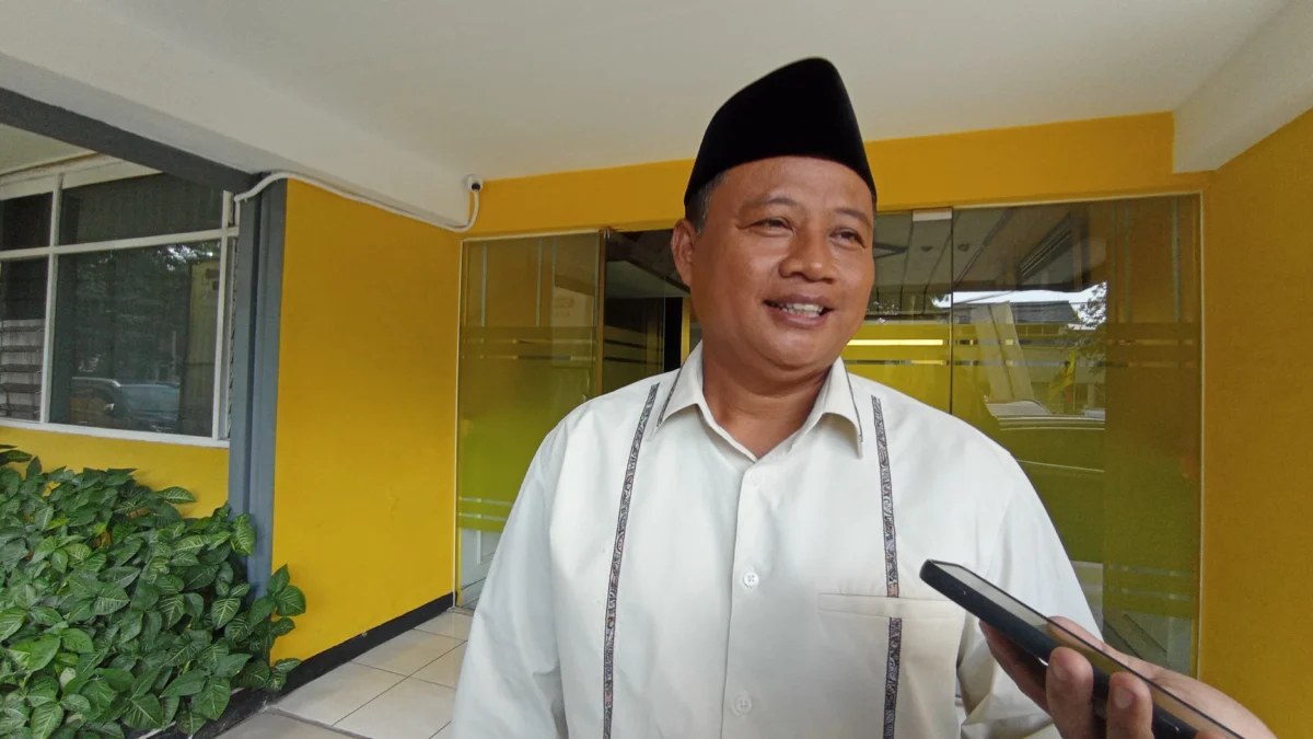 Dok. Mantan Wagub Jabar Periode 2018 - 2023, Uu Ruzhanul Ulum usai sambangi DPD Golkat Jabar. kamis (25/7). Foto. Sandi Nugraha.